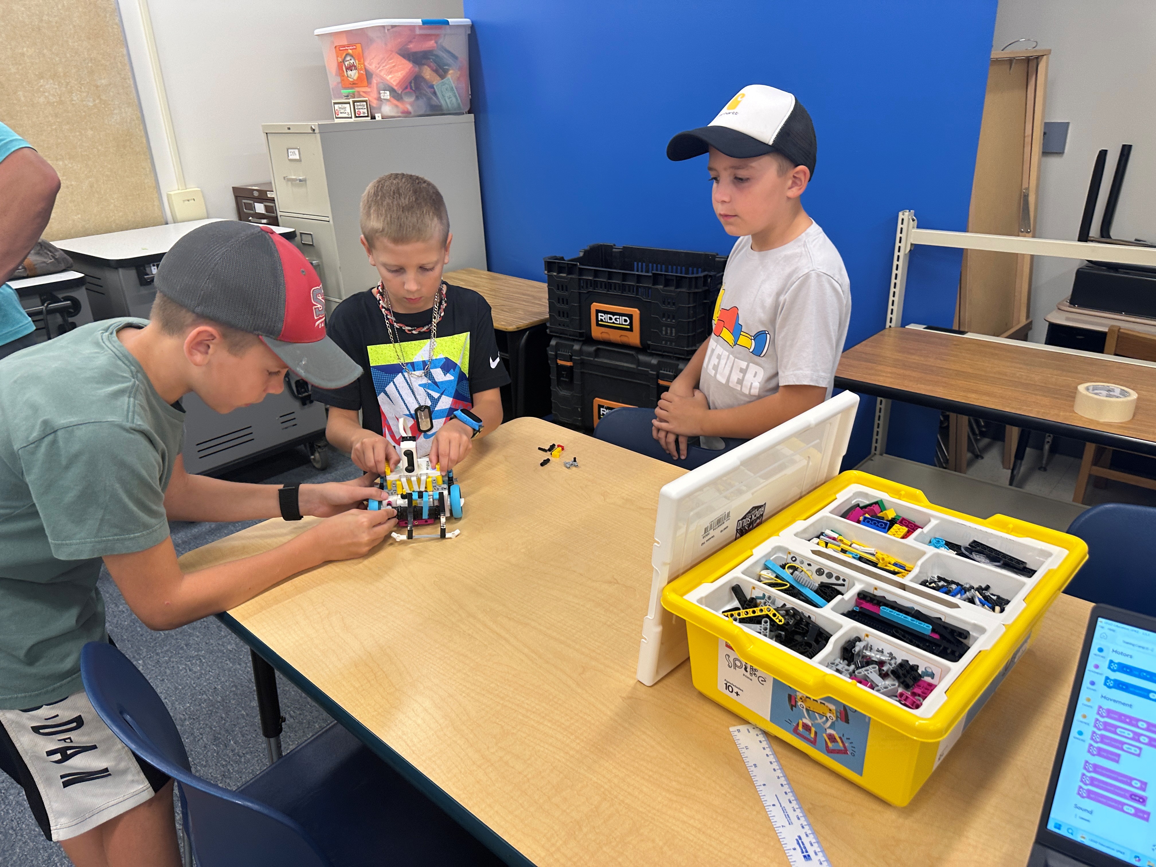 Students building LEGO robot